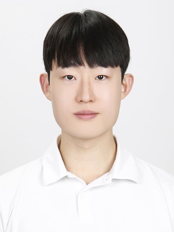 홍 지 우 강사